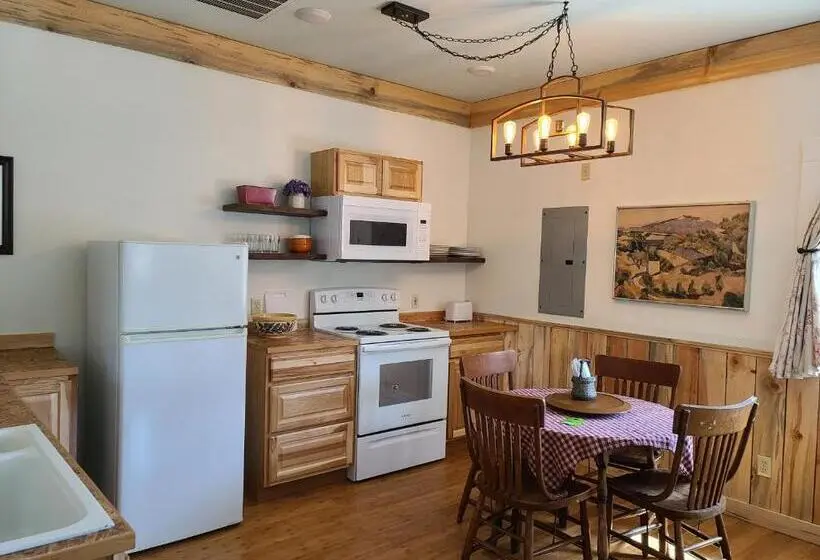 スイート(家族用), Mrs. Anderson's Lodging