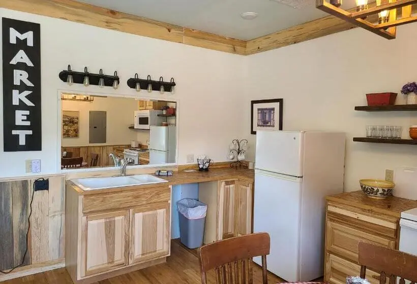 スイート(家族用), Mrs. Anderson's Lodging