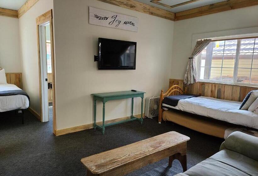 Family Suite, Mrs. Anderson's Lodging