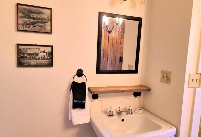 Номер Economy, Mrs. Anderson's Lodging