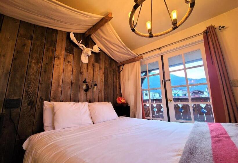 Номер Стандарт с Балконом, Mrs. Anderson's Lodging