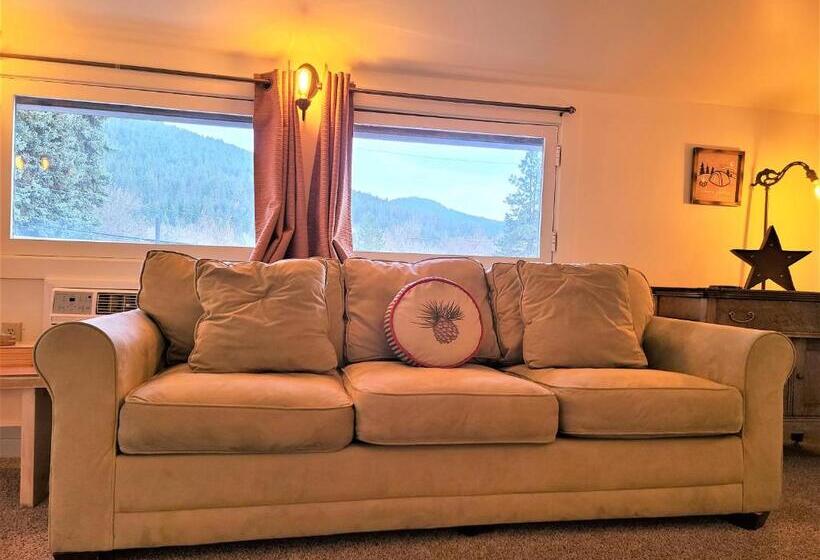 Четырехместный Номер Deluxe, Mrs. Anderson's Lodging