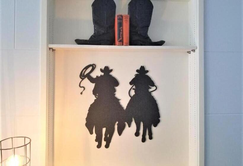 Люкс 2 Спальни, Mrs. Anderson's Lodging