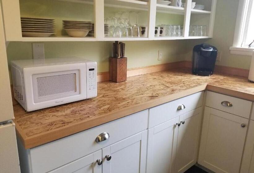 Люкс 2 Спальни, Mrs. Anderson's Lodging