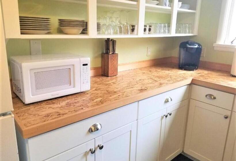 Люкс 2 Спальни, Mrs. Anderson's Lodging