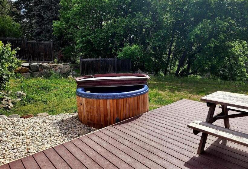 Люкс 2 Спальни, Mrs. Anderson's Lodging