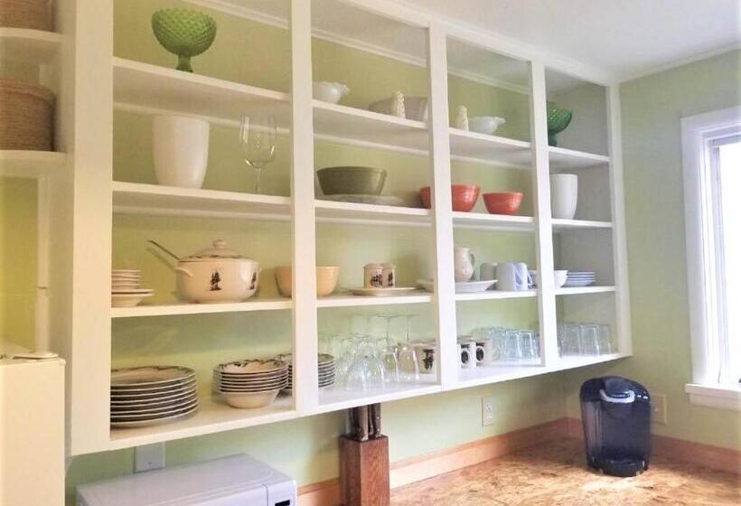 Люкс 2 Спальни, Mrs. Anderson's Lodging