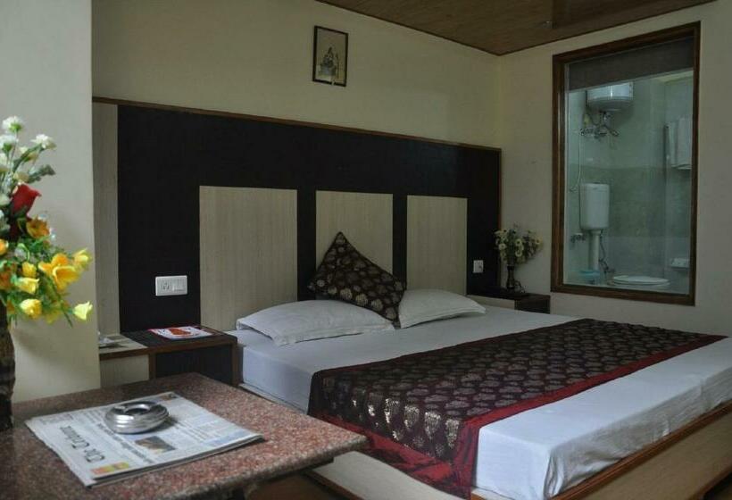 Номер Deluxe, Prestige