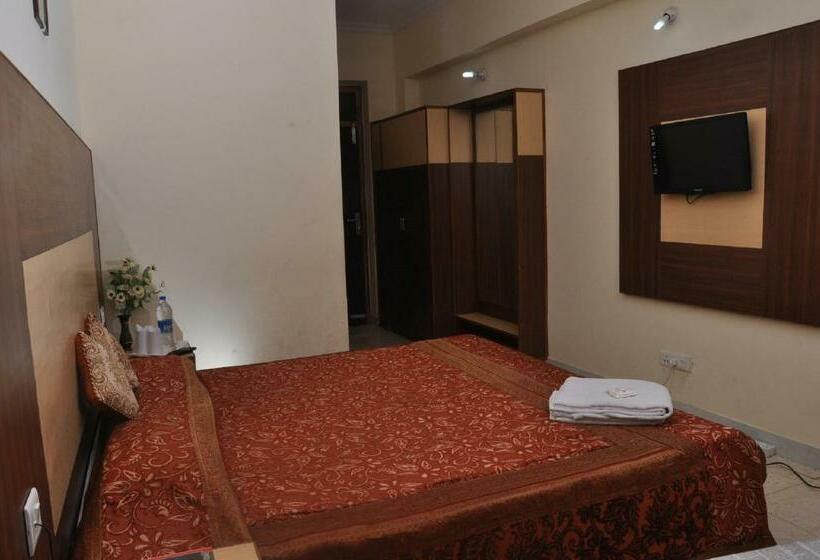 Номер Deluxe, Prestige