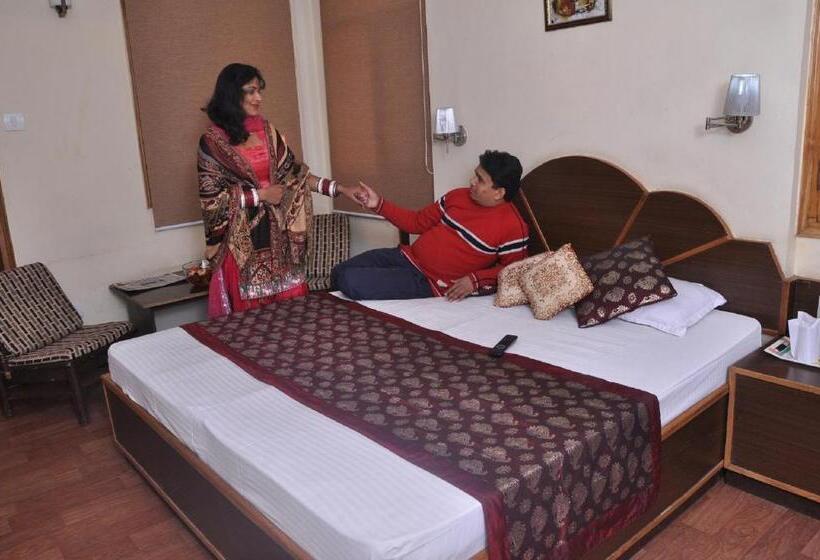 Номер Deluxe, Prestige