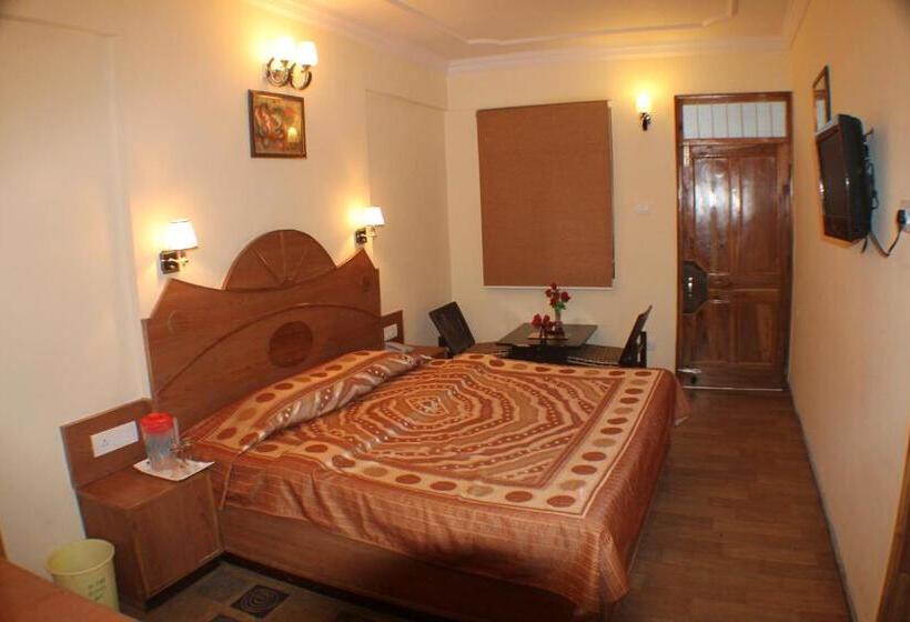 Номер Deluxe, Prestige