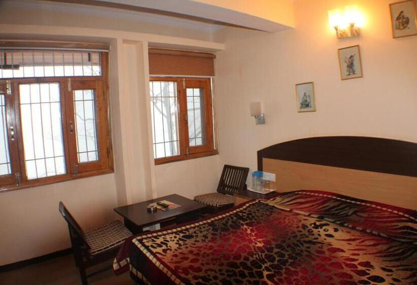 Номер Deluxe, Prestige