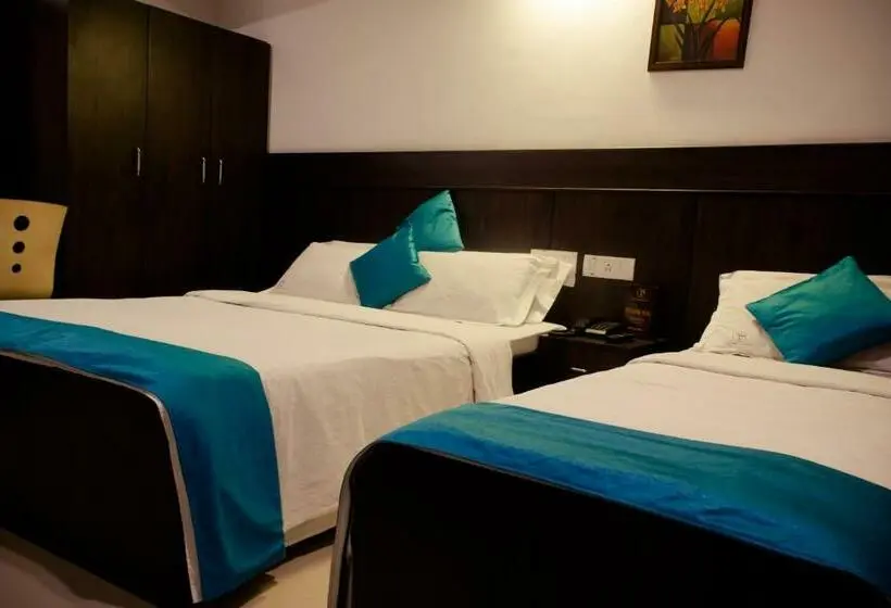 اتاق استاندارد سه نفره, The Signature Inn