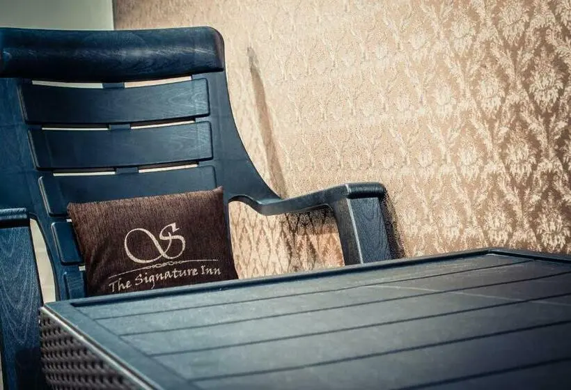 اتاق استاندارد سه نفره, The Signature Inn