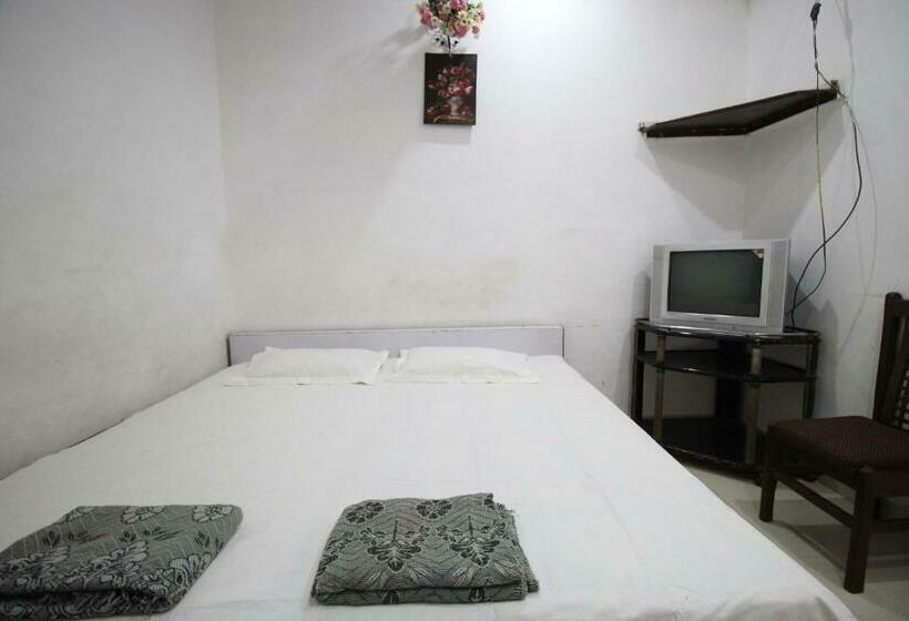 スタンダードルーム, Vrindavan