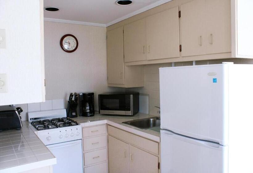 إستوديو ديلوكس, Midway Motel & Cottages