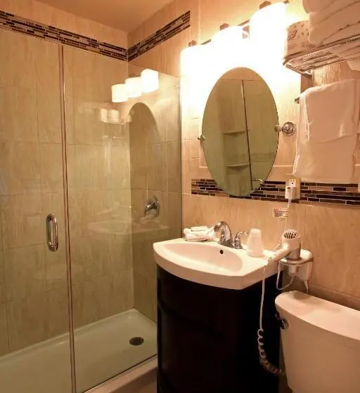 スイート, Colton Court Motor Inn