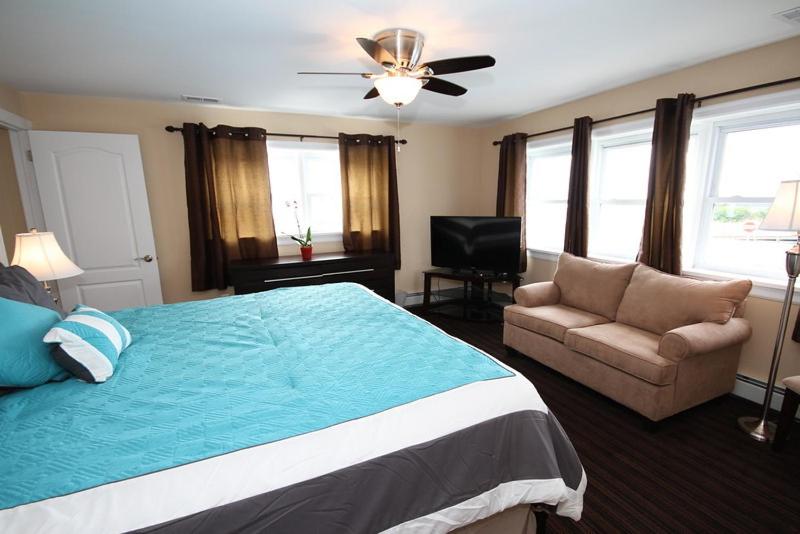 ３ベッドルームハウス, Colton Court Motor Inn