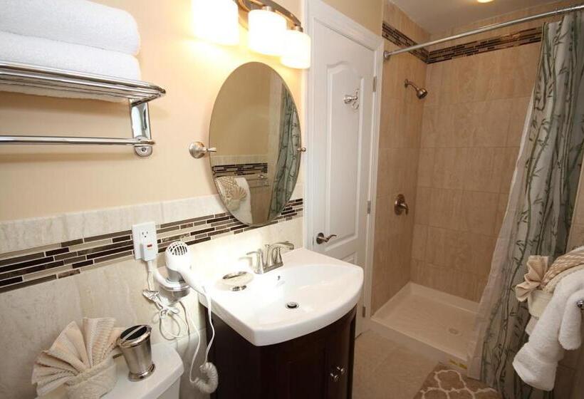 3间卧室的房子, Colton Court Motor Inn