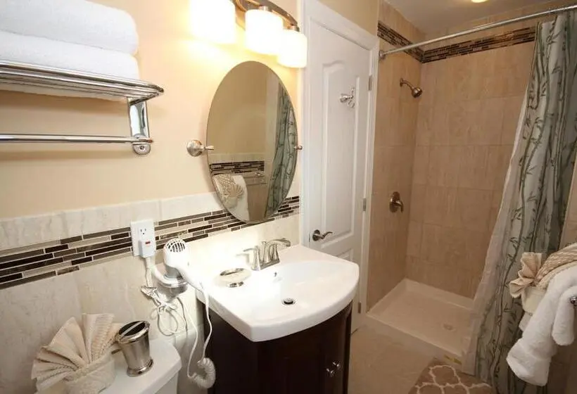 ３ベッドルームハウス, Colton Court Motor Inn