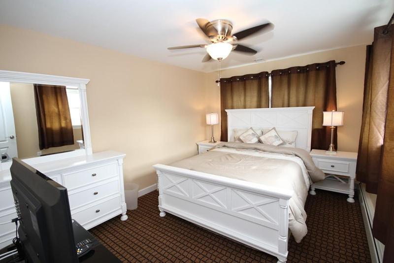 3间卧室的房子, Colton Court Motor Inn