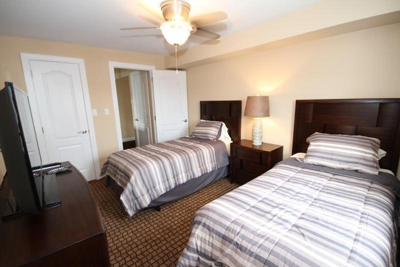 3间卧室的房子, Colton Court Motor Inn