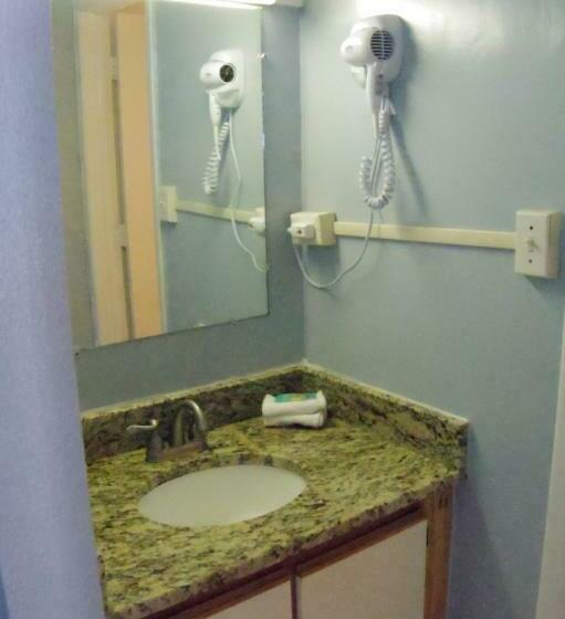 חדר סטנדרט, Edgewater Inn