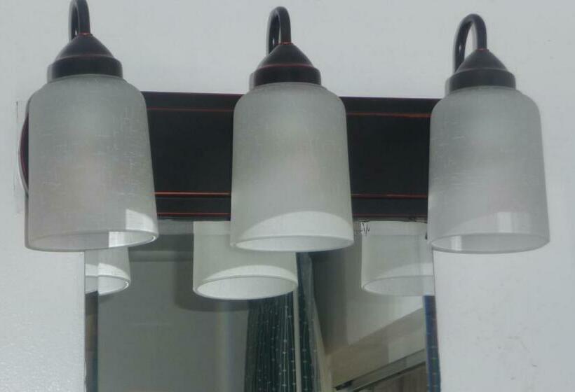 غرفة قياسية, Palms Inn