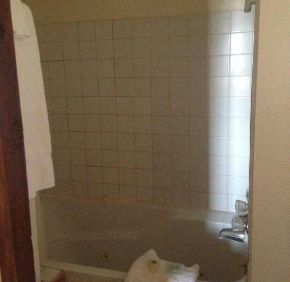 标准间, Sagebrush Inn