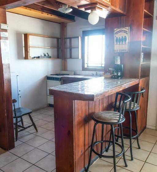 行政房间, Sagebrush Inn