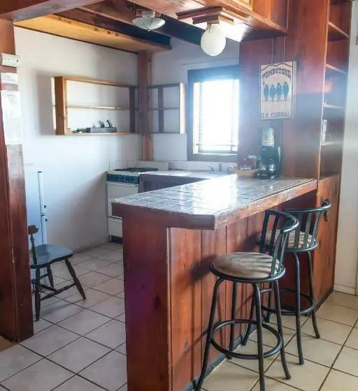 エクゼクティブルーム, Sagebrush Inn