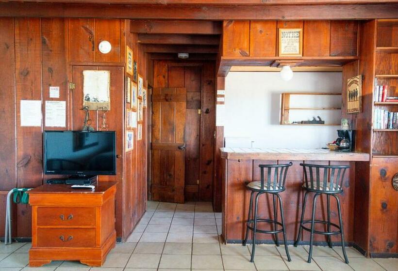 行政房间, Sagebrush Inn