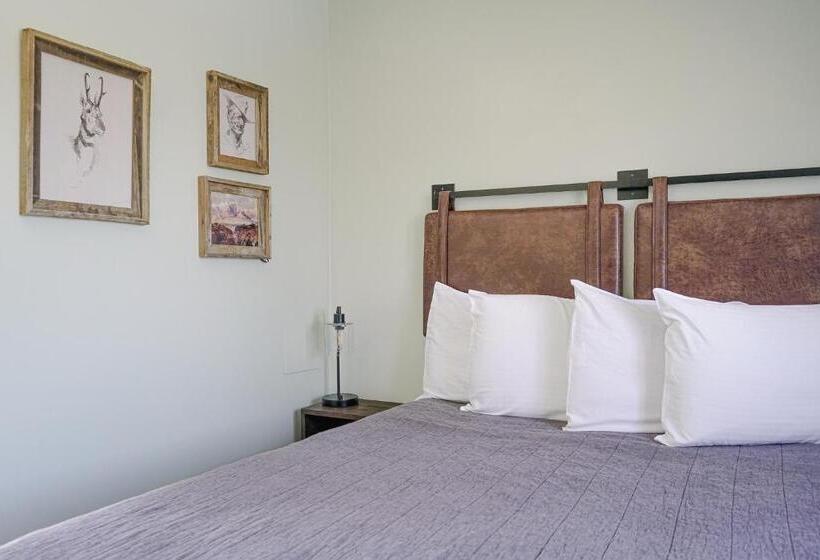 标准间, Sagebrush Inn