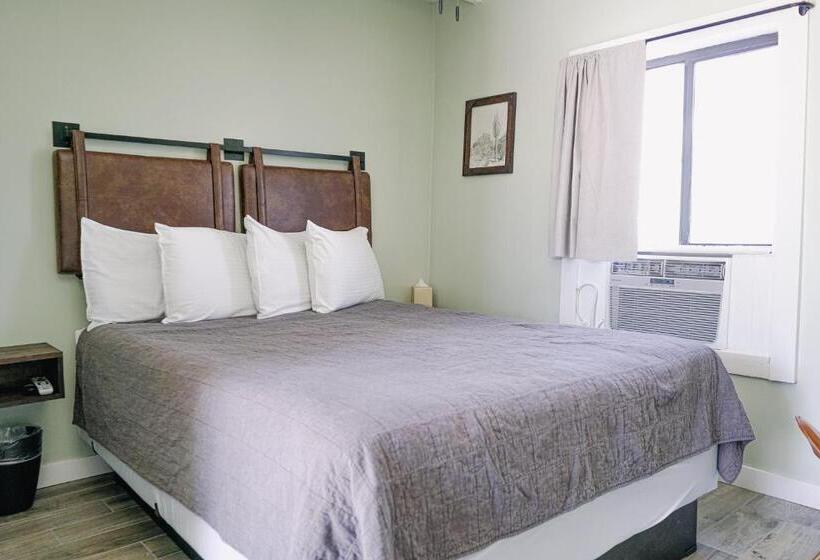 Номер Стандарт, Sagebrush Inn