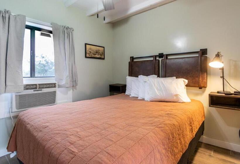 Номер Стандарт, Sagebrush Inn