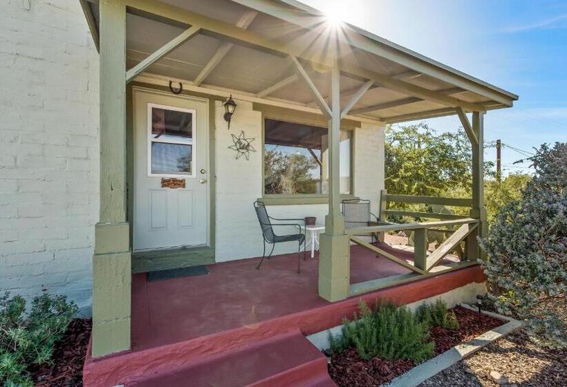 行政房间, Sagebrush Inn