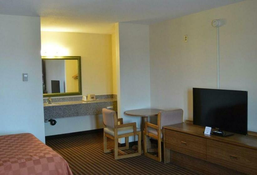 Номер Стандарт, Scottish Inn & Suites   Eau Claire