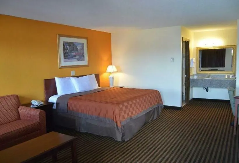 Standard-huone King-vuode, Scottish Inn & Suites Eau Claire