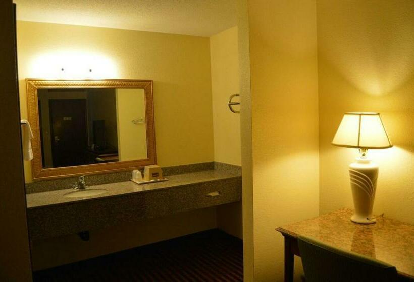 غرفة قياسية سرير كينج, Scottish Inn & Suites   Eau Claire