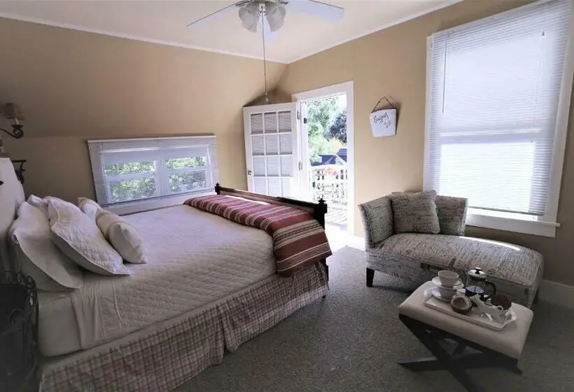キングサイズベッドのスタンダードルーム, Napa Farmhouse Inn