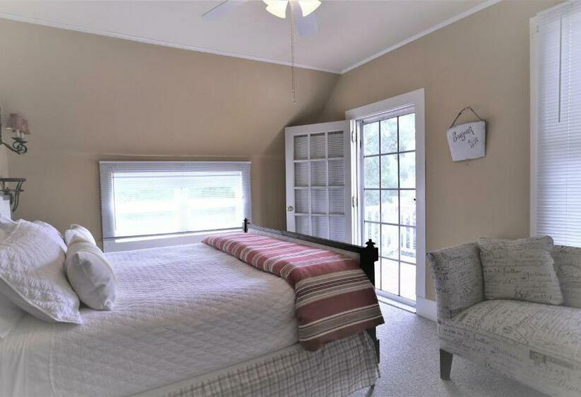 キングサイズベッドのスタンダードルーム, Napa Farmhouse Inn