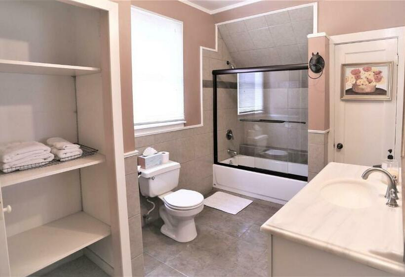 キングサイズベッドのスタンダードルーム, Napa Farmhouse Inn