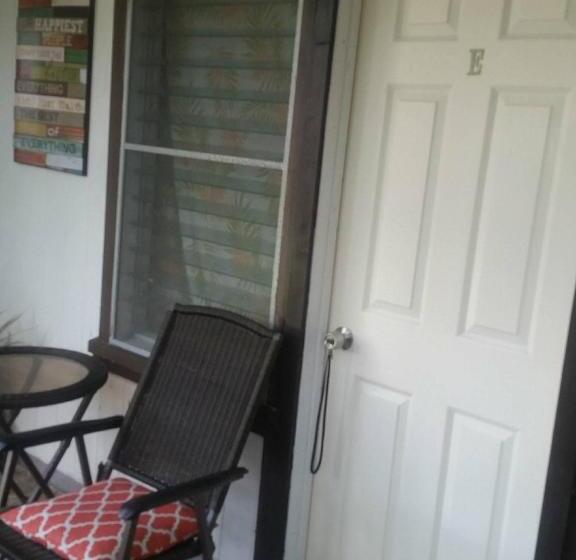 Дом 2 Спальни, Shaka Shak Guest House