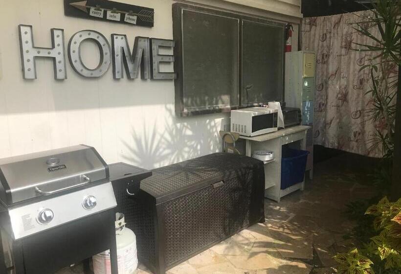 Дом 2 Спальни, Shaka Shak Guest House