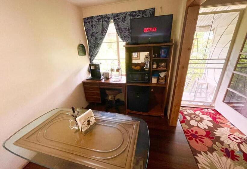 Семейный Номер, Shaka Shak Guest House