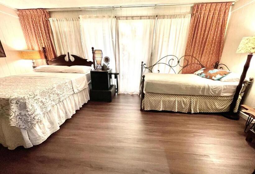 Семейный Номер, Shaka Shak Guest House