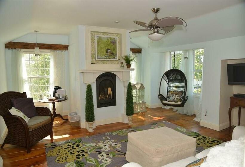 سوییت, The Connecticut River Valley Inn