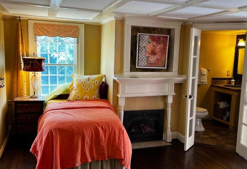 اتاق استاندارد با تخت بزرگ, The Connecticut River Valley Inn