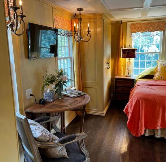 اتاق استاندارد با تخت بزرگ, The Connecticut River Valley Inn