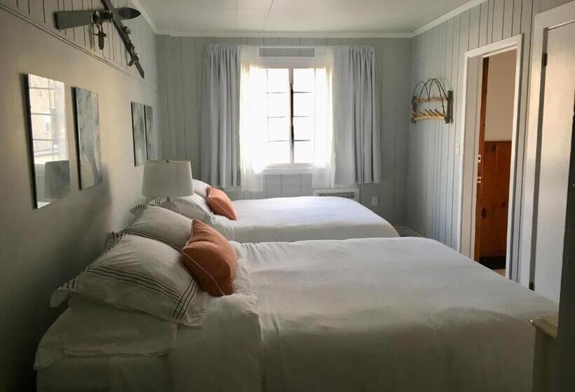 디럭스 룸, The Little River Inn